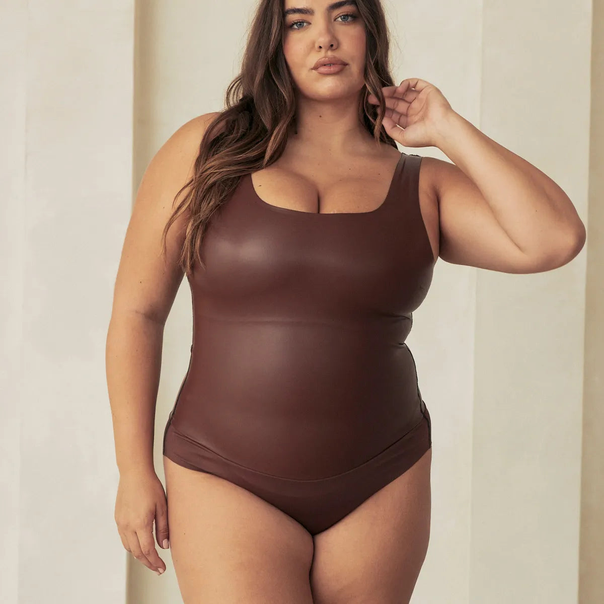 Vegan leather shapewear by @pinsyshapewear 🔥 Curvy girl approved